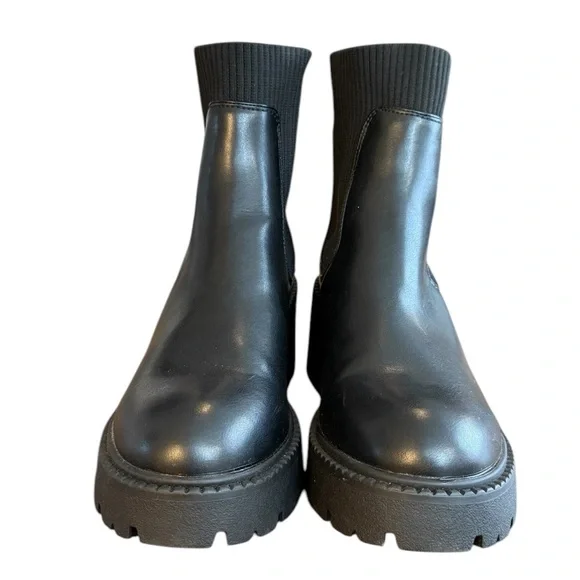 Madden Girl Black Chelsea Ankle Booties Women’s Size 10 - Picture 4 of 8